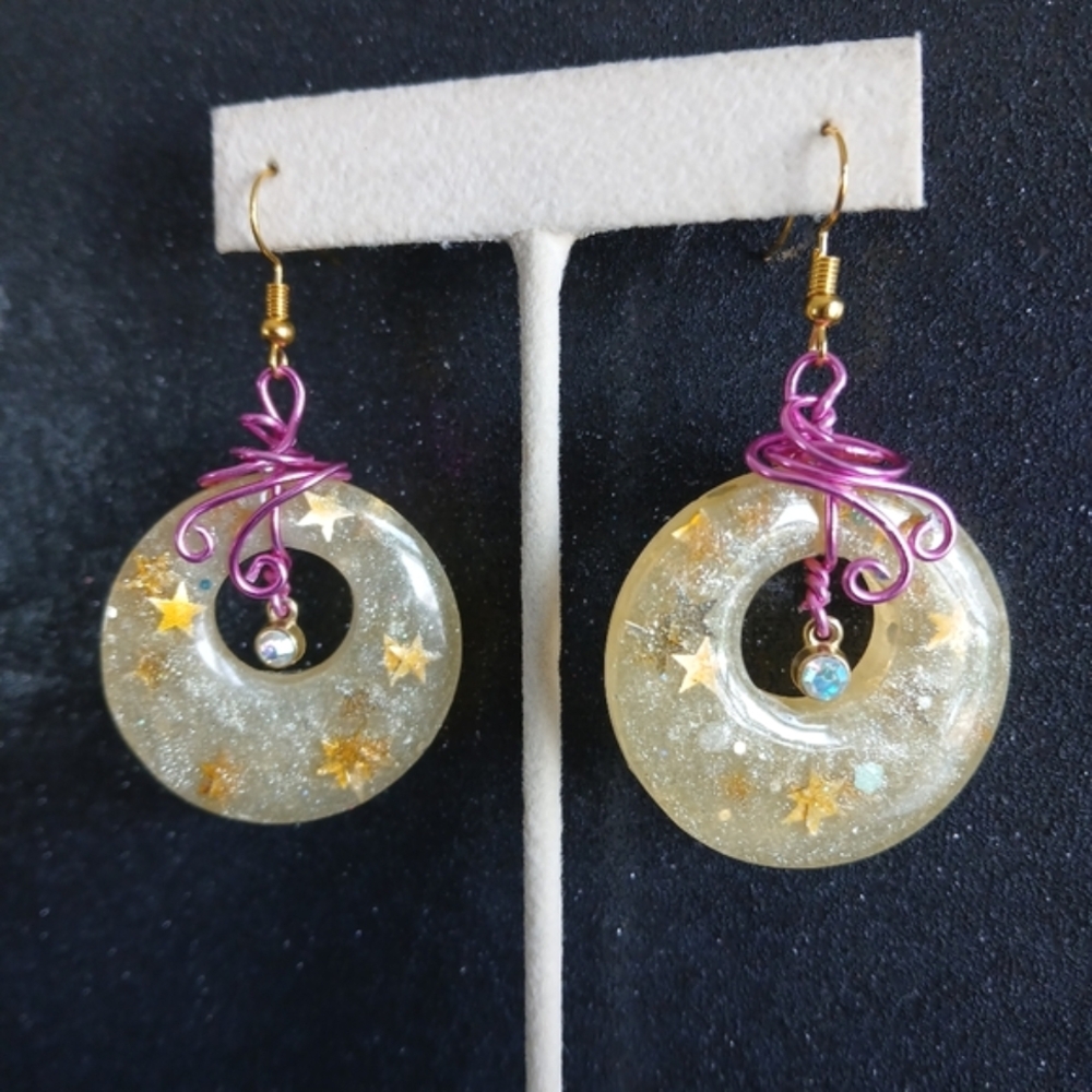 Round hoop earrings with gold shimmer and star glitter with pink wire wrap new